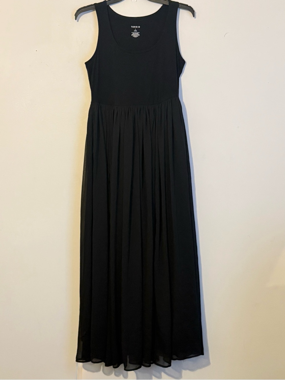 Torrid Size 1 (1X) Black Textured Chiffon Sleeveless Maxi Dress